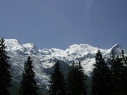 Traumhaftes Wetter in Chamonix. Blick zum Mont Blanc 4.807m